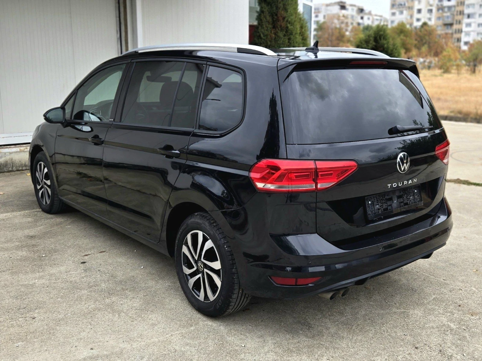 VW Touran 2.0TDI 150 ACTIVE , снимка 4 - Автомобили и джипове - 56277906
