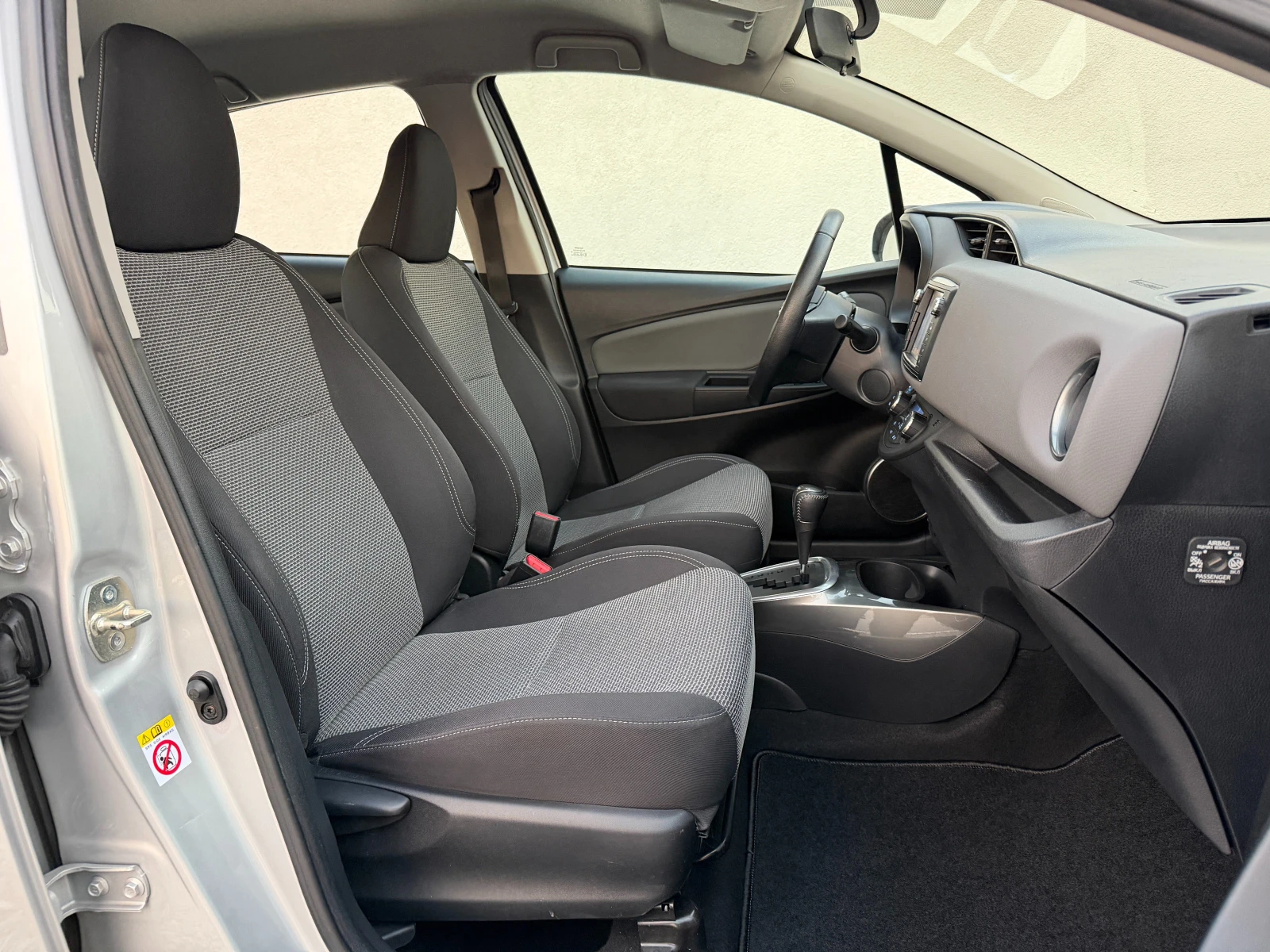 Toyota Yaris Hybrid 69000km | Mobile.bg � ����������� 15
