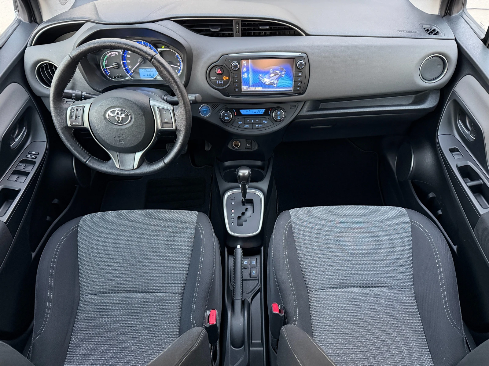 Toyota Yaris Hybrid 69000km | Mobile.bg � ����������� 7