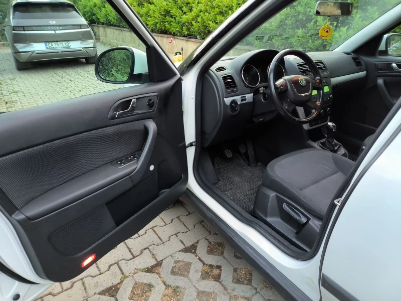 Skoda Yeti 4х4 1.6 TDI 105кс, снимка 4 - Автомобили и джипове - 52881257