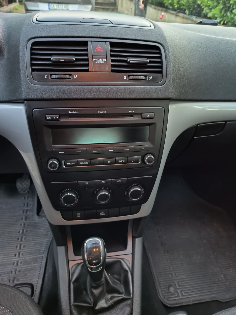 Skoda Yeti 4х4 1.6 TDI 105кс, снимка 5 - Автомобили и джипове - 52881257