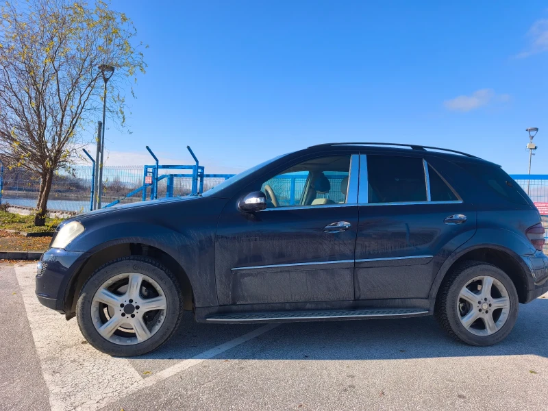 Mercedes-Benz ML 320 Пълна сервизна история. Внос Германия. 2-ри собств, снимка 4 - Автомобили и джипове - 52899177