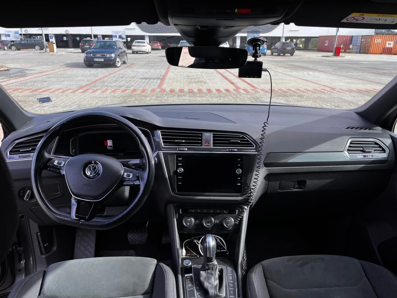 VW Tiguan, снимка 10 - Автомобили и джипове - 53471080