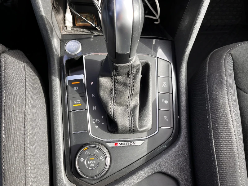 VW Tiguan, снимка 13 - Автомобили и джипове - 53471080