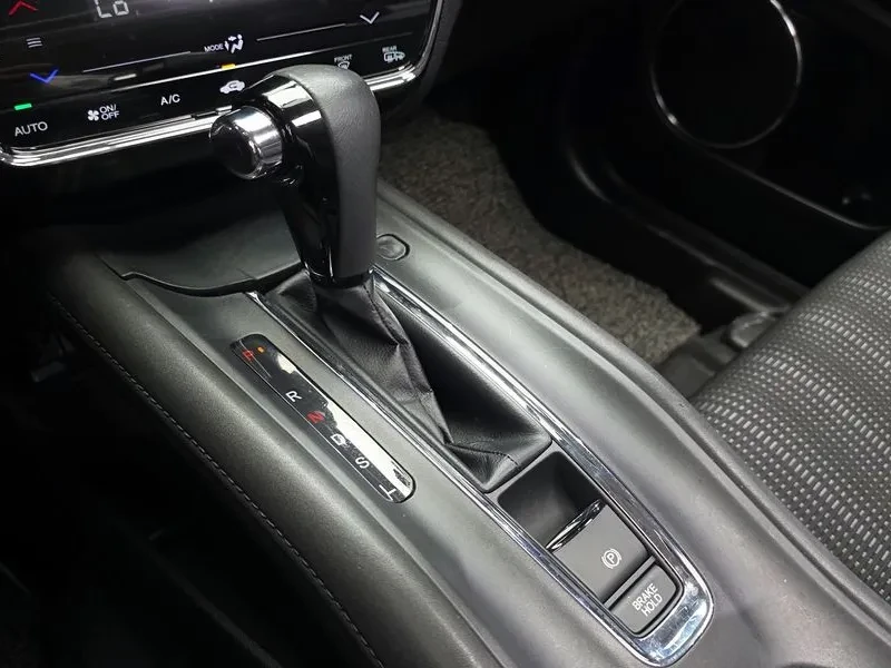 Honda Hr-v 1.8 Бензин, снимка 8 - Автомобили и джипове - 55569893