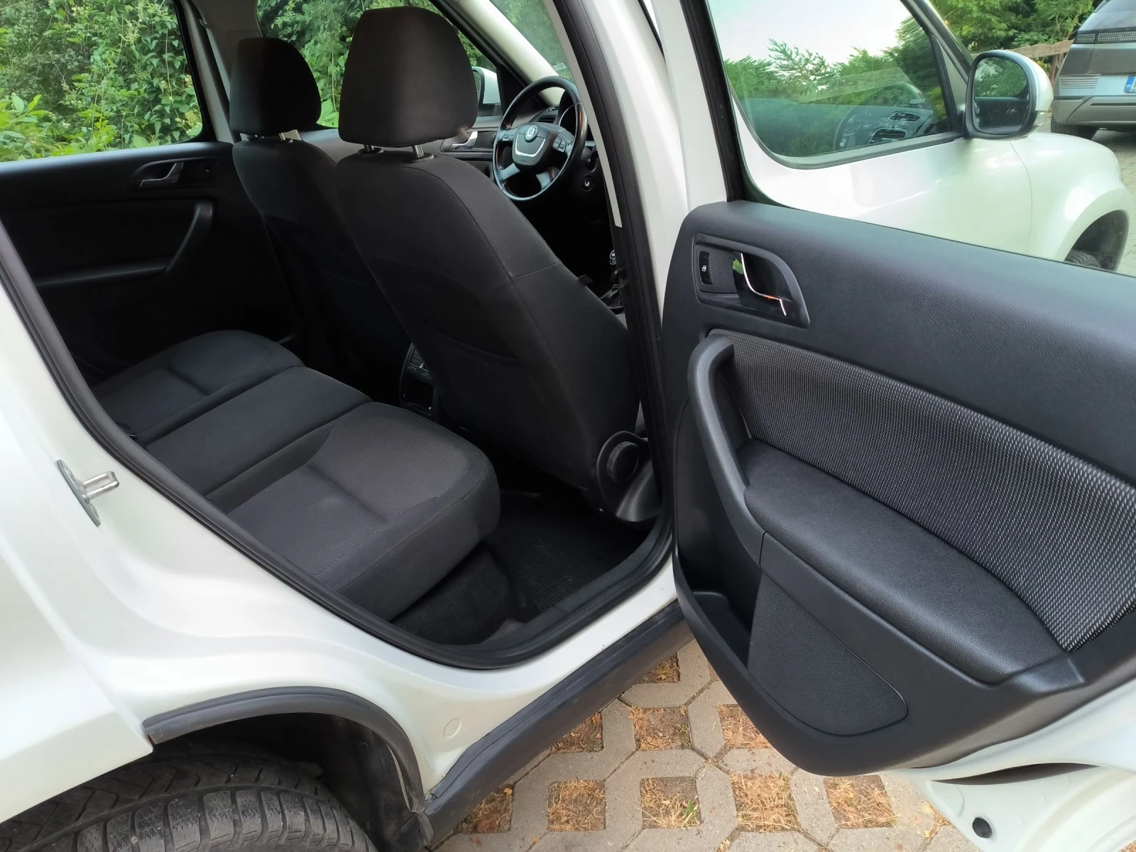 Skoda Yeti 4х4 1.6 TDI 105кс - изображение 8