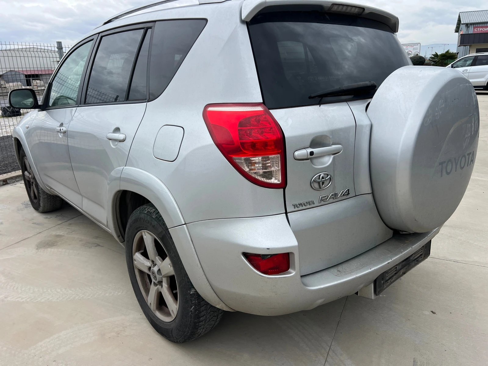Toyota Rav4 2.2 d-cat - изображение 3