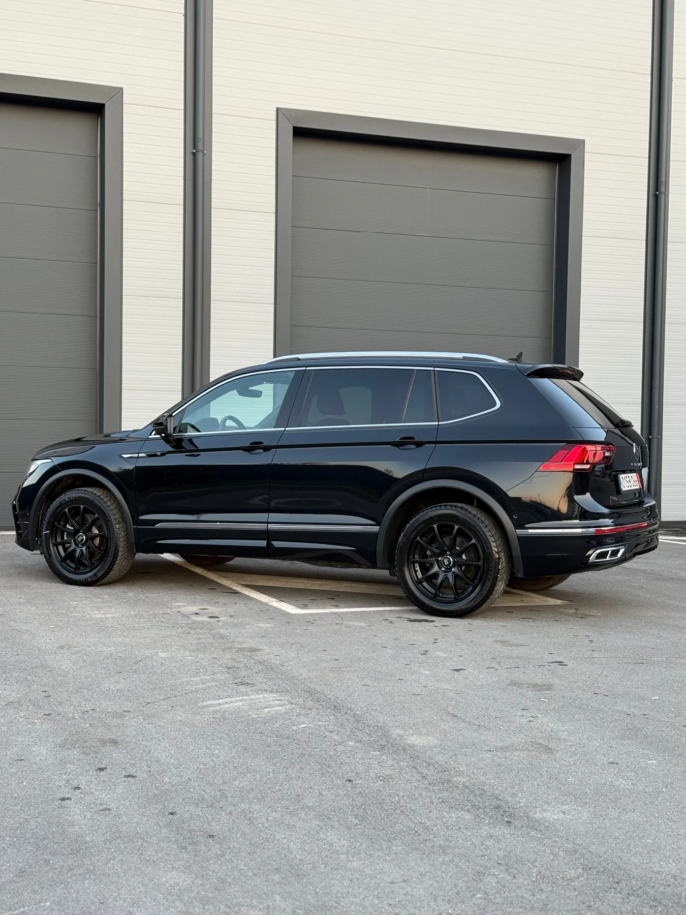 VW Tiguan R-LINE* 4MOTION* BLACK EDITION, снимка 16 - Автомобили и джипове - 53749115