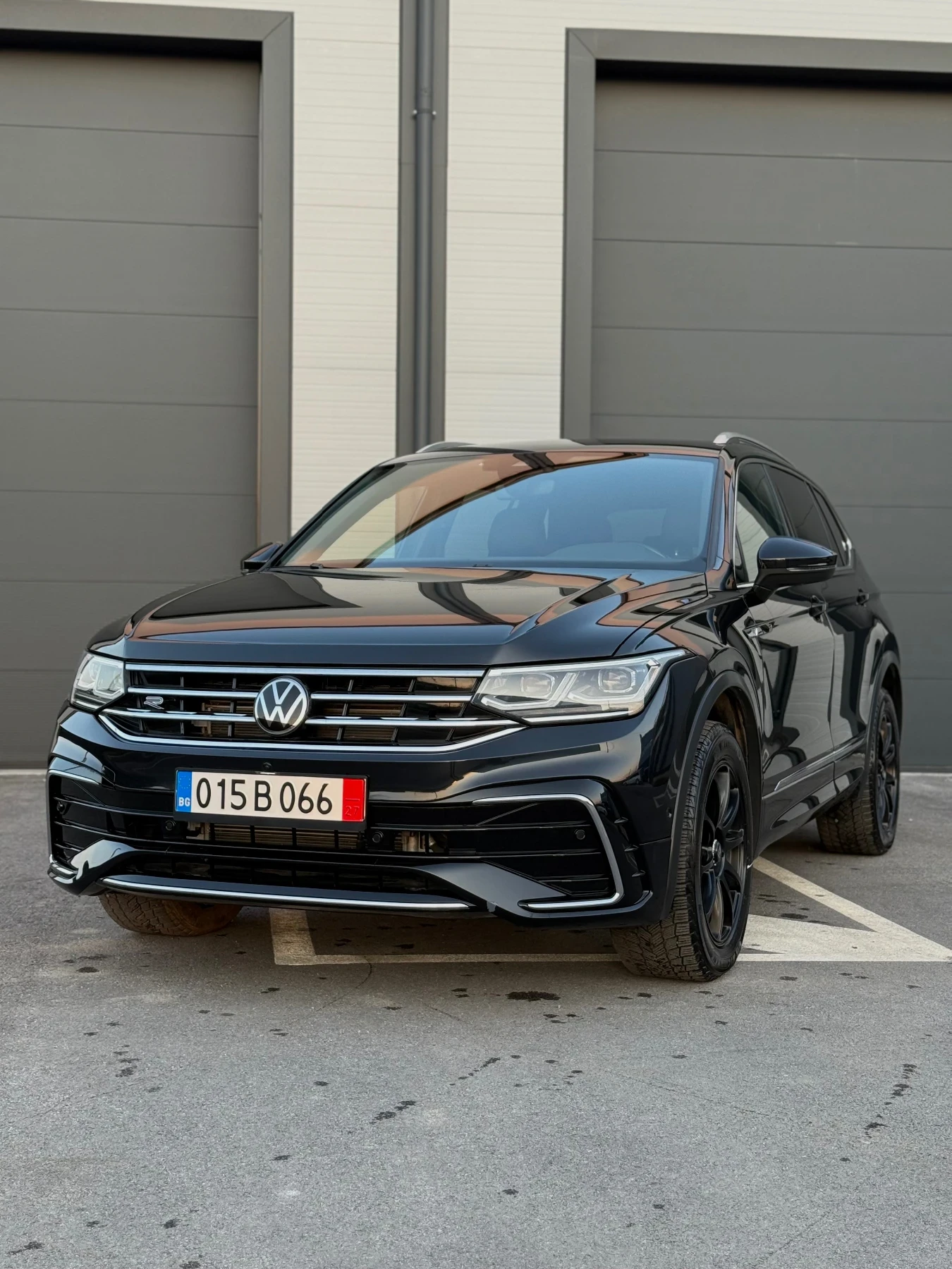 VW Tiguan R-LINE* 4MOTION* BLACK EDITION, снимка 3 - Автомобили и джипове - 53749115
