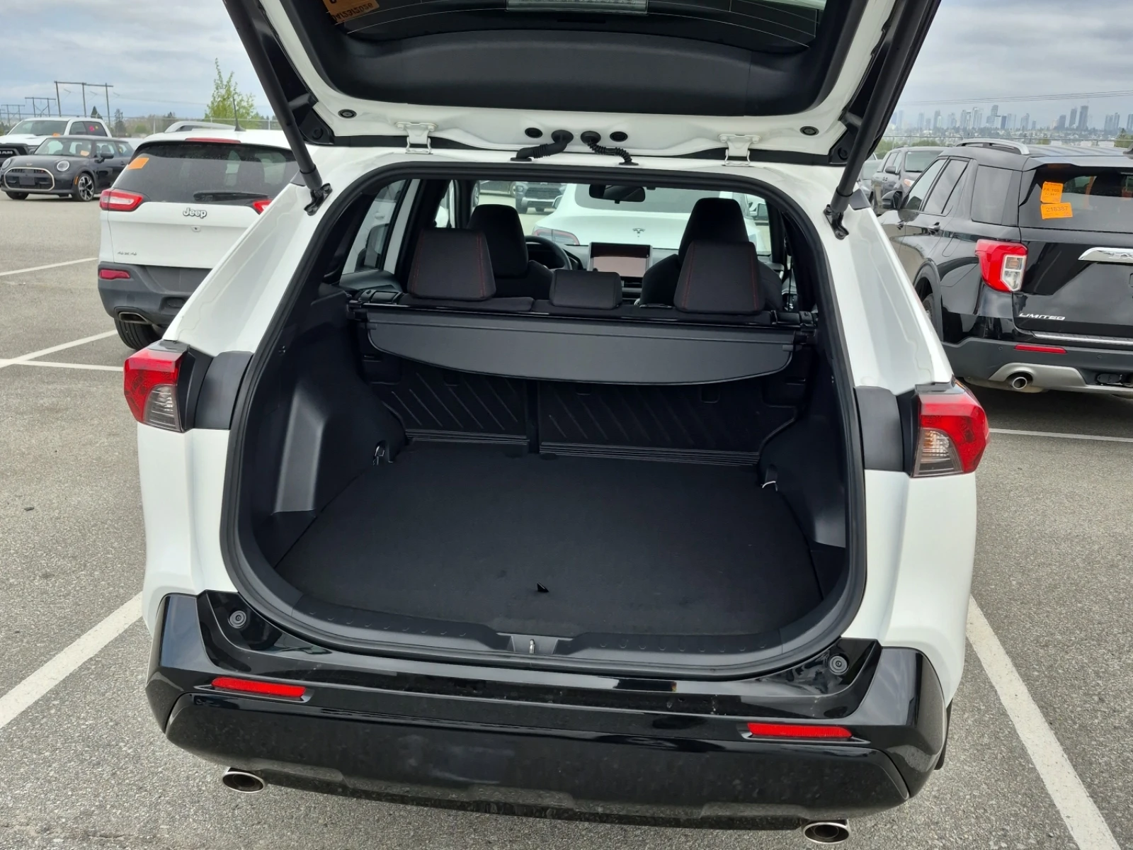 Toyota Rav4, снимка 17 - Автомобили и джипове - 54205214