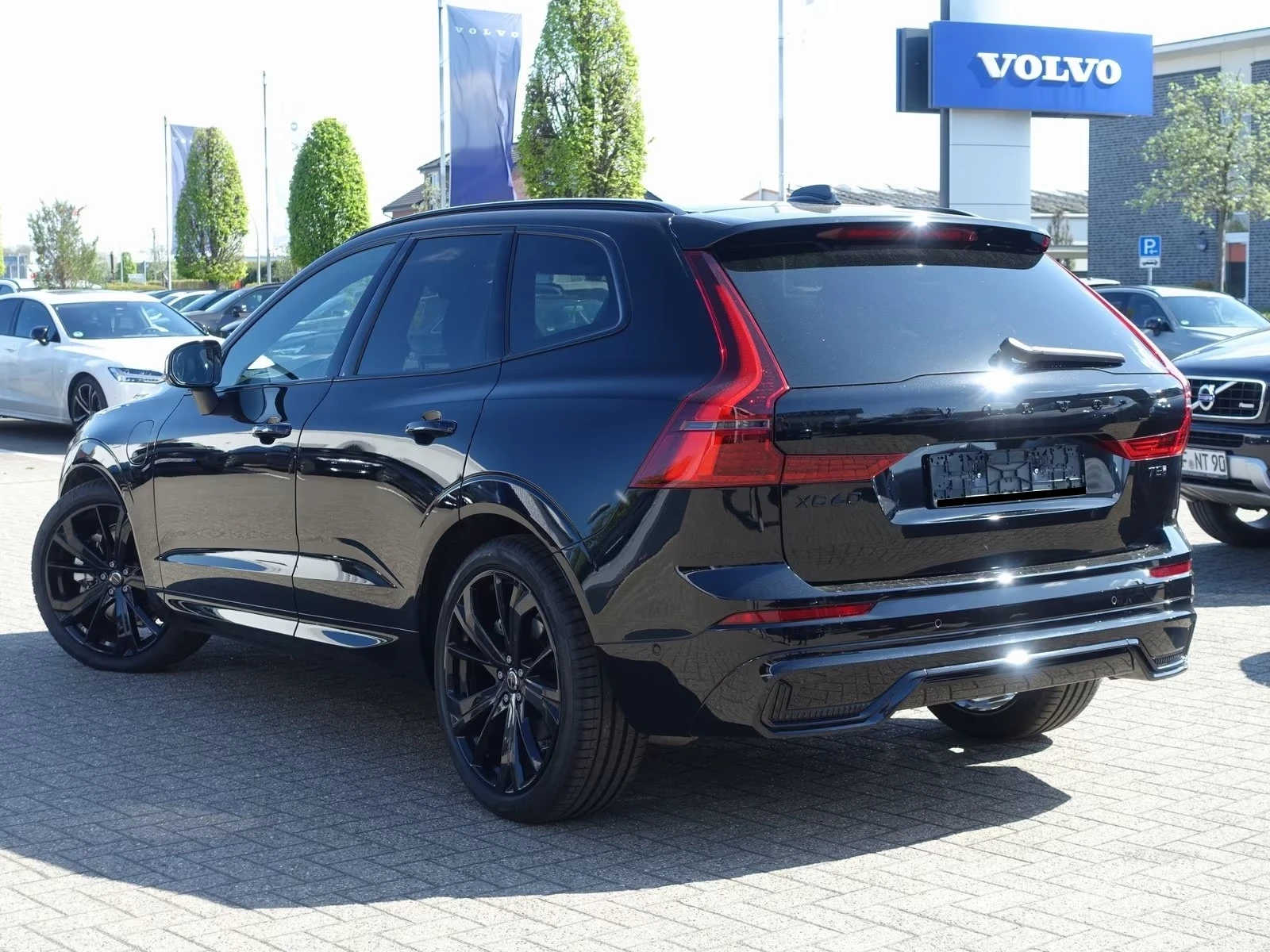 Volvo XC60 NEW 2026 T8 AWD Black Edition Plus, снимка 4 - Автомобили и джипове - 54475743