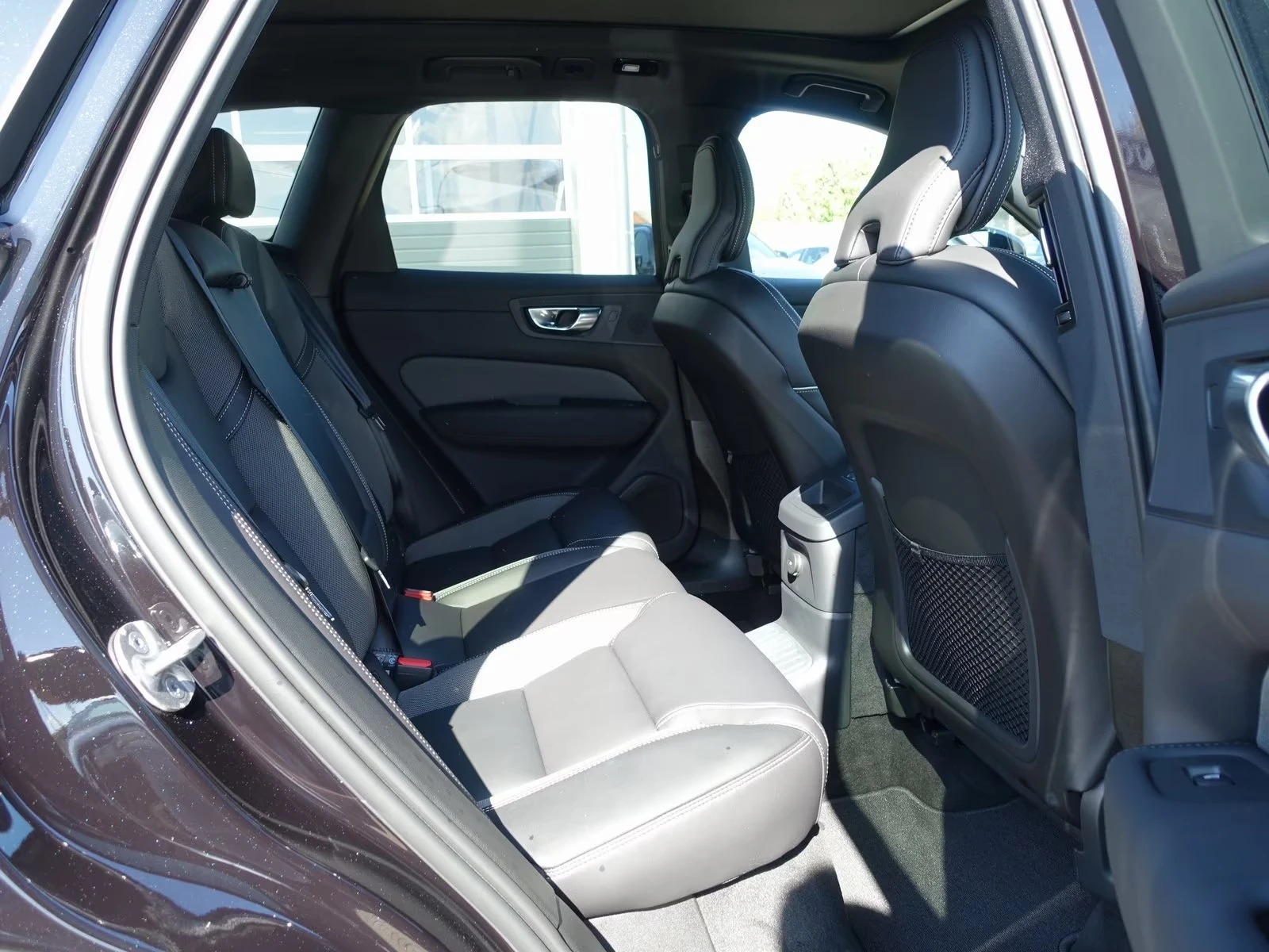 Volvo XC60 NEW 2026 T8 AWD Black Edition Plus, снимка 14 - Автомобили и джипове - 54475743
