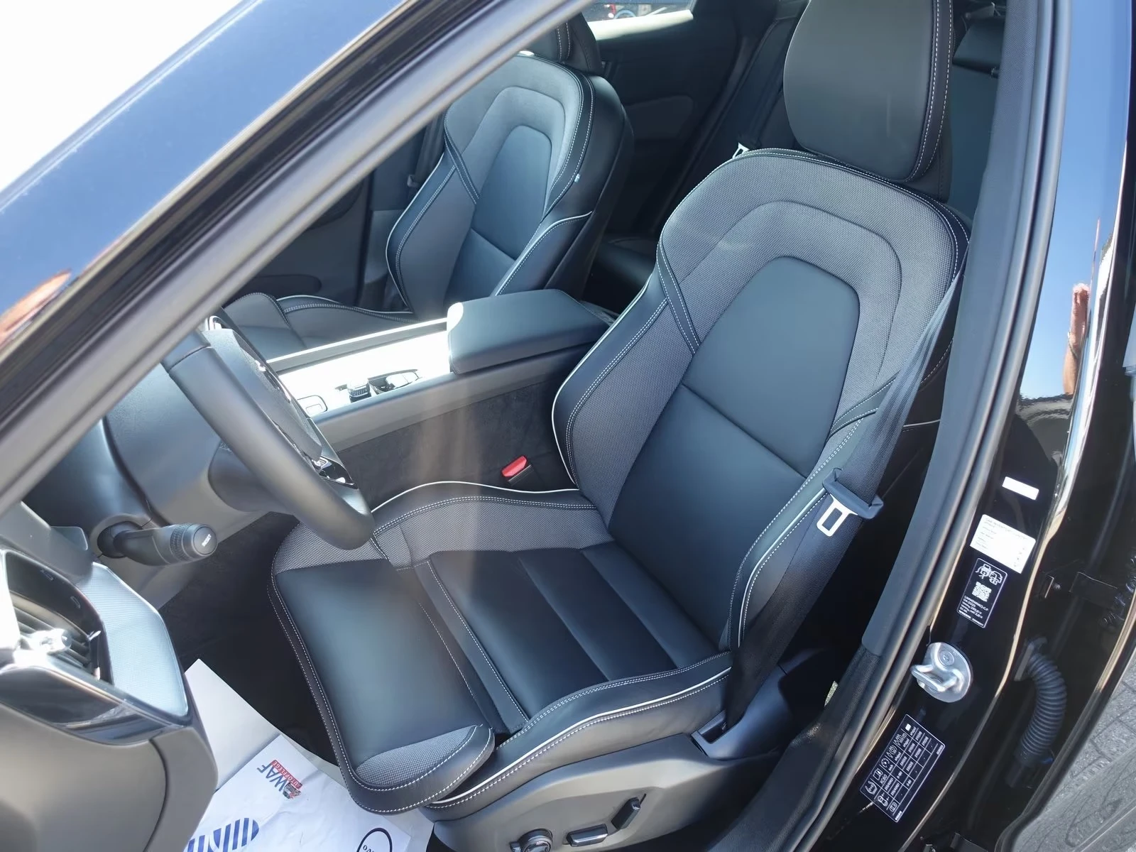 Volvo XC60 NEW 2026 T8 AWD Black Edition Plus, снимка 11 - Автомобили и джипове - 54475743