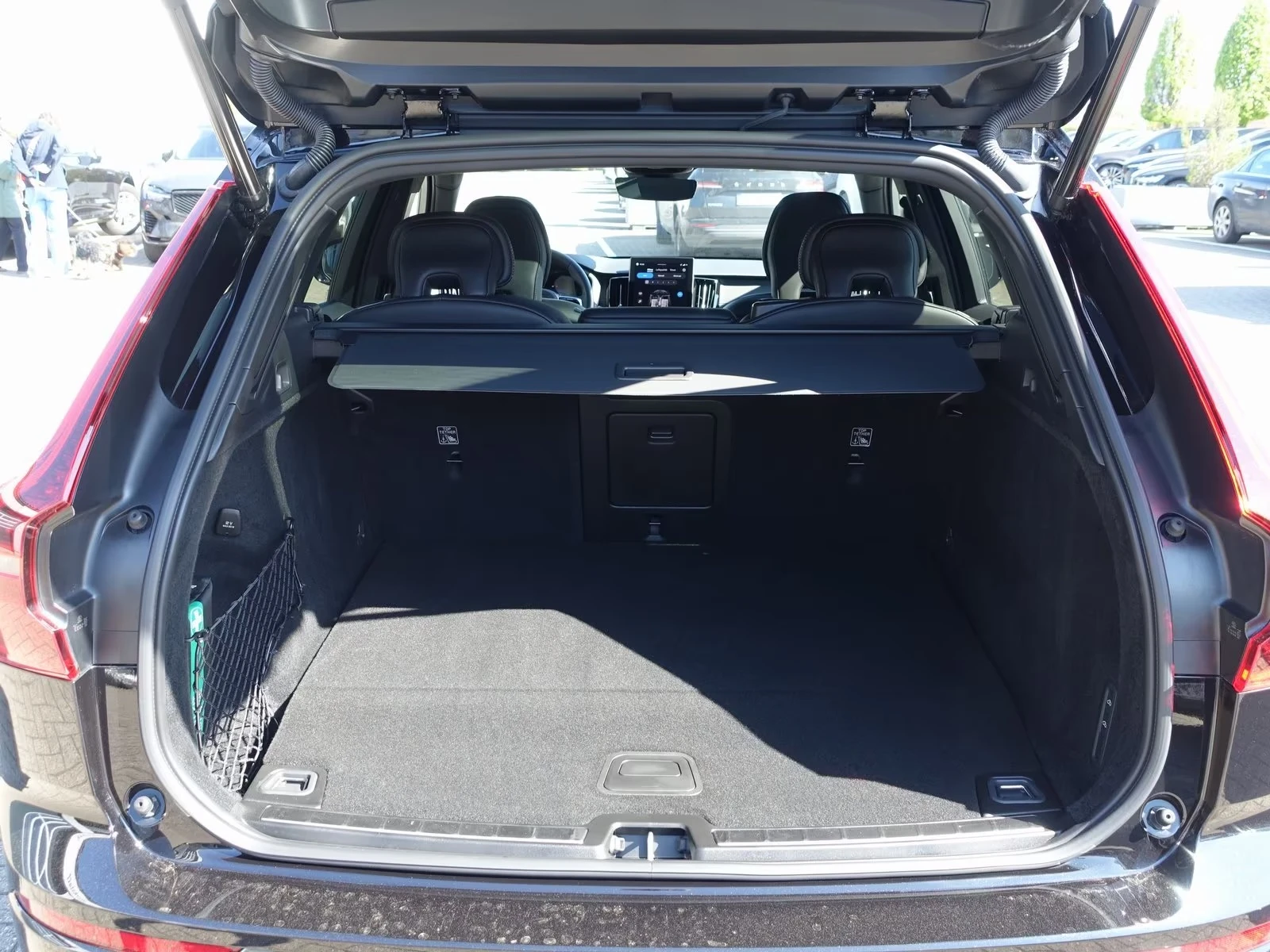 Volvo XC60 NEW 2026 T8 AWD Black Edition Plus, снимка 16 - Автомобили и джипове - 54475743