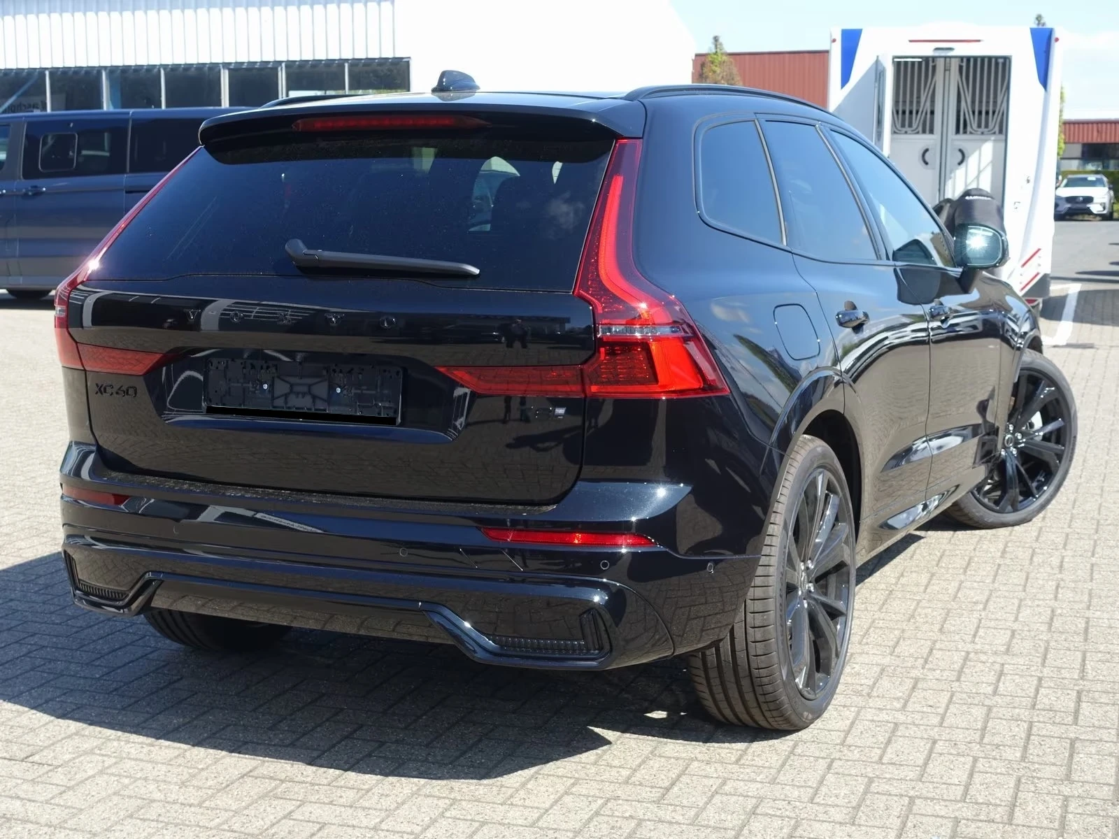 Volvo XC60 NEW 2026 T8 AWD Black Edition Plus, снимка 2 - Автомобили и джипове - 54475743