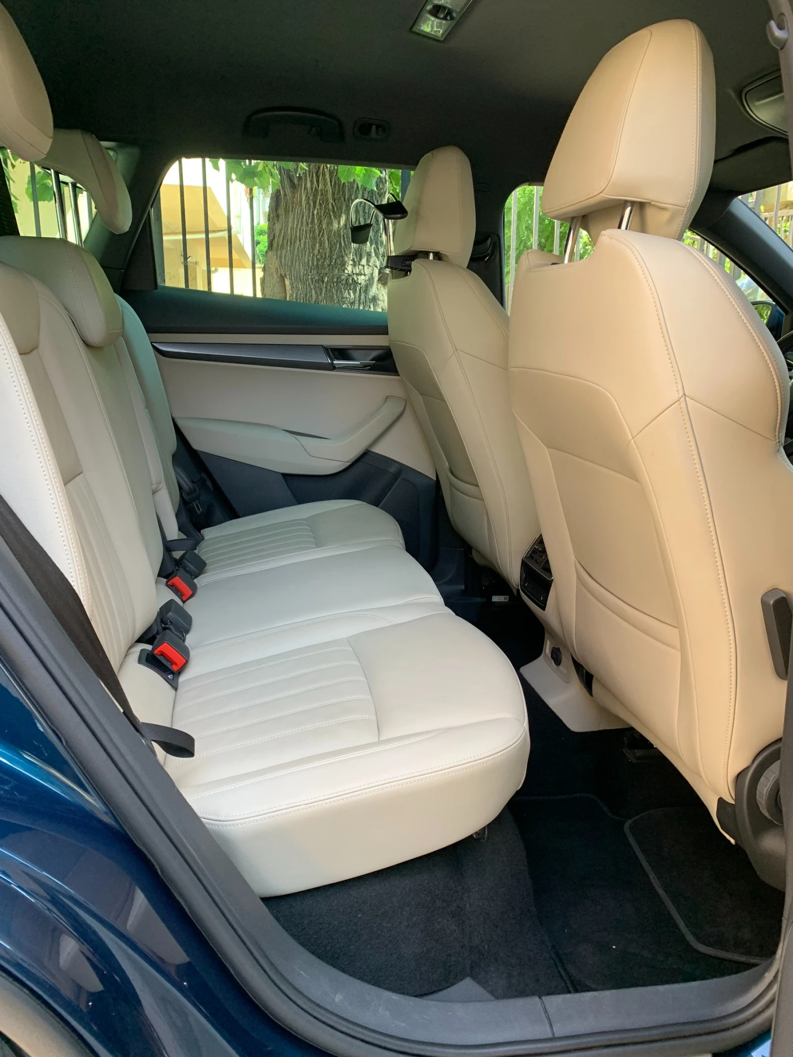 Skoda Karoq, снимка 9 - Автомобили и джипове - 55087646