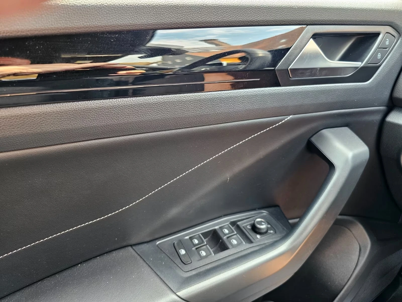 VW T-Roc R-Line, снимка 14 - Автомобили и джипове - 55776801