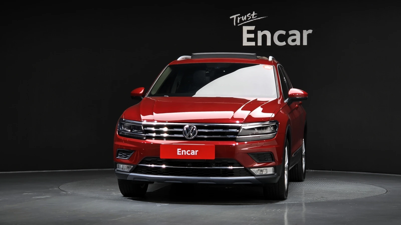 VW Tiguan 2.0 TSI* HUD* 360* ЕЛ. БАГАЖНИК* ЛЮК* КРАЙНА ЦЕНА, снимка 3 - Автомобили и джипове - 55983953
