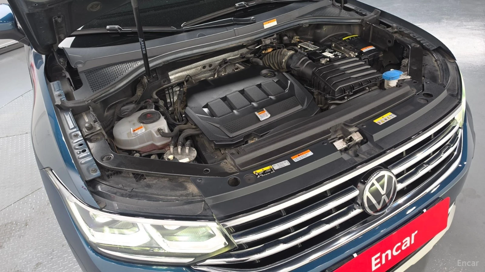 VW Tiguan 4MOTION - PREMIUM - ДИСТРОНИК - ПОДГРЕВИ, снимка 6 - Автомобили и джипове - 56103407