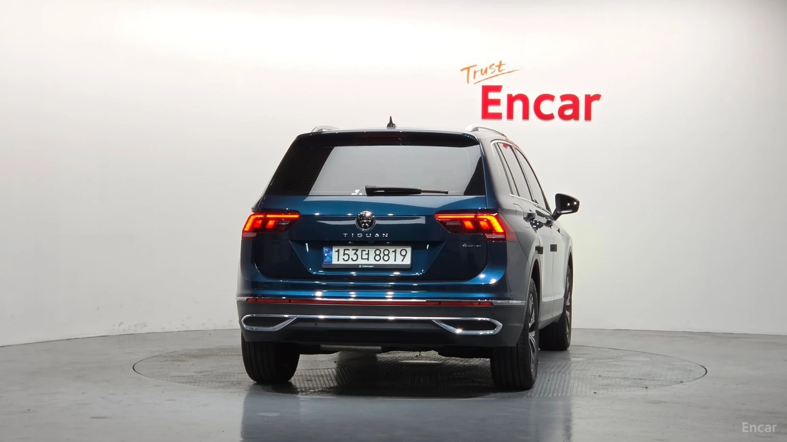 VW Tiguan 4MOTION - PREMIUM - ДИСТРОНИК - ПОДГРЕВИ, снимка 4 - Автомобили и джипове - 56103407
