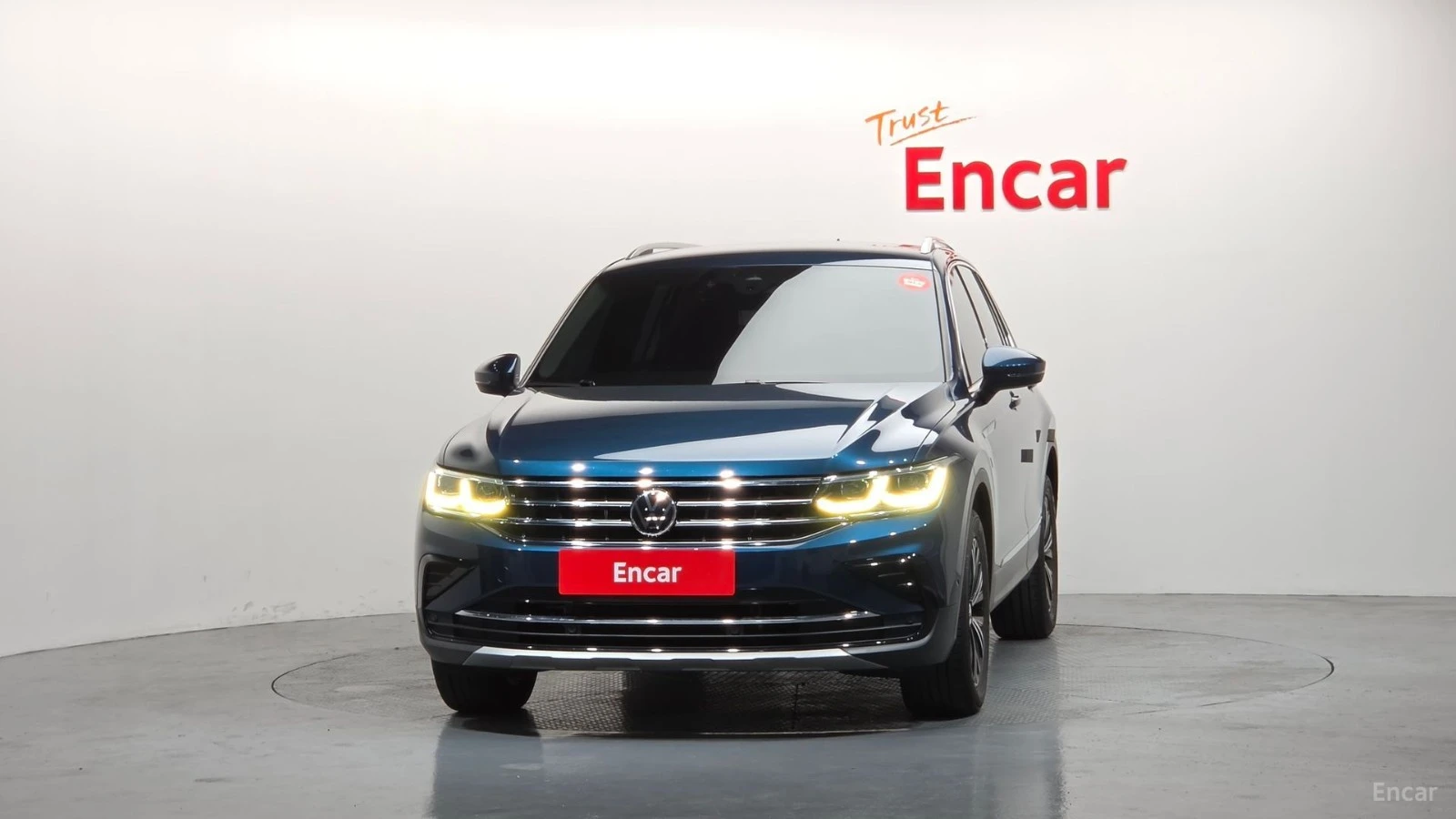 VW Tiguan 4MOTION - PREMIUM - ДИСТРОНИК - ПОДГРЕВИ, снимка 3 - Автомобили и джипове - 56103407