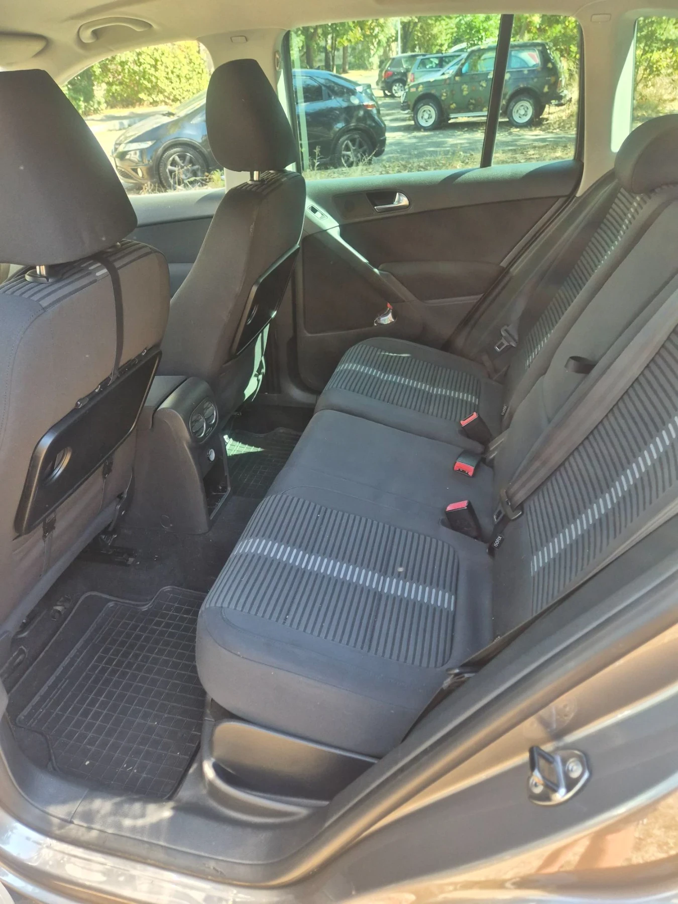 VW Tiguan 2.0TDI  4 MOTION 4Х4, снимка 9 - Автомобили и джипове - 56144632