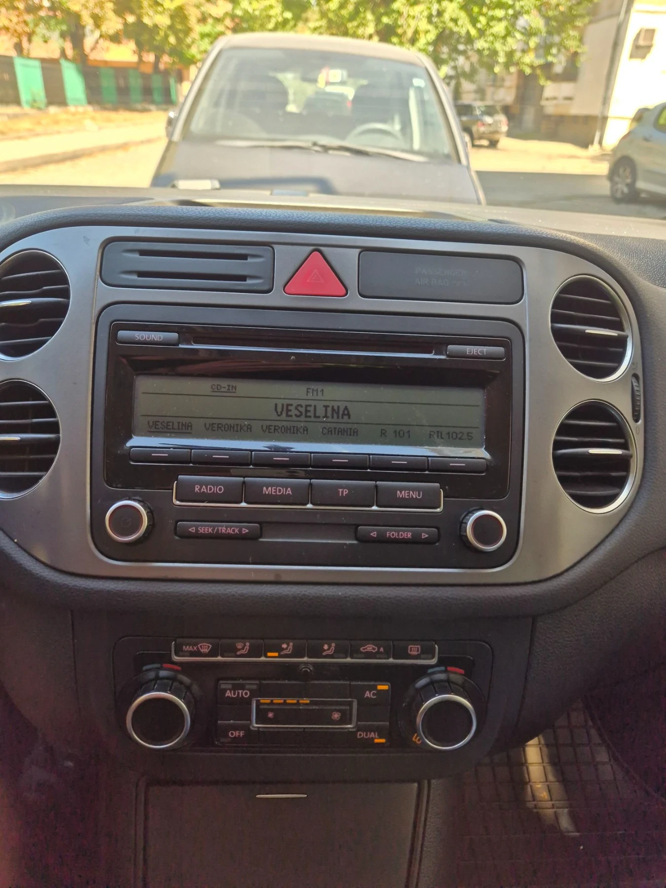 VW Tiguan 2.0TDI  4 MOTION 4Х4, снимка 17 - Автомобили и джипове - 56144632