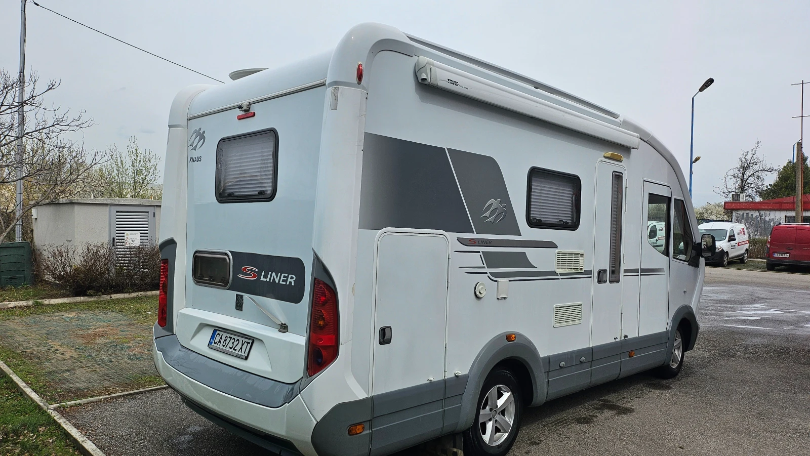 Кемпер Knaus S Liner, снимка 3 - Каравани и кемпери - 53891143