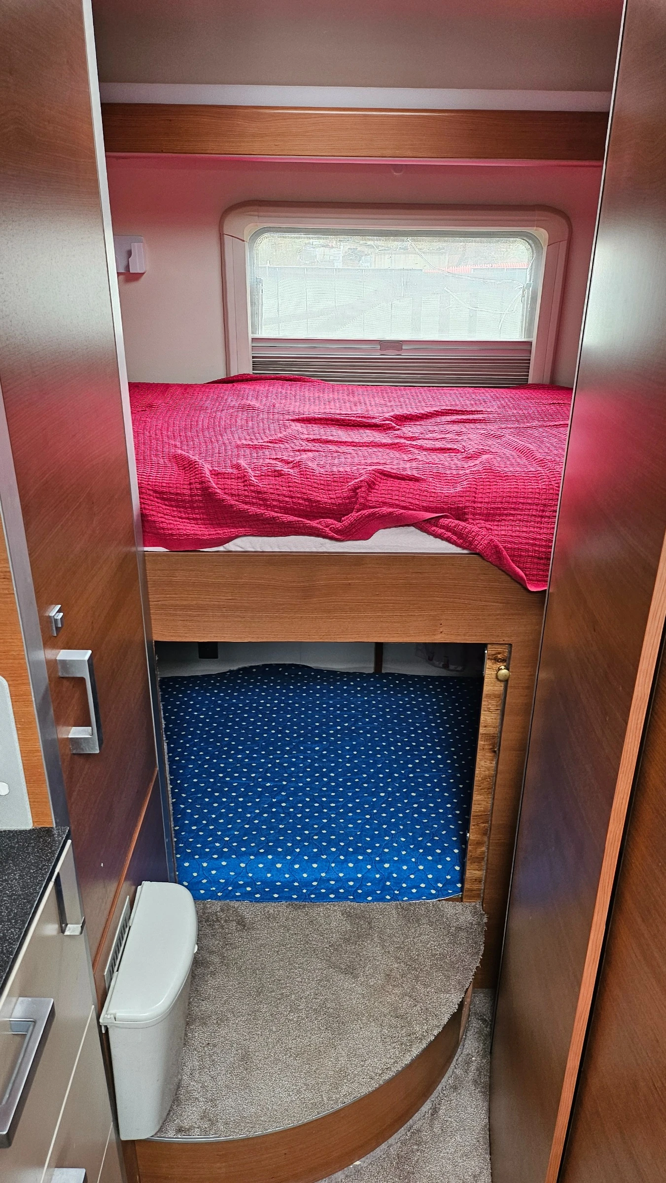 Кемпер Knaus S Liner, снимка 6 - Каравани и кемпери - 53891143