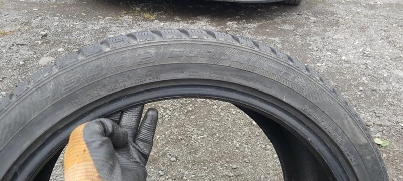 Гуми Зимни 255/40R19, снимка 7 - Гуми и джанти - 33172535