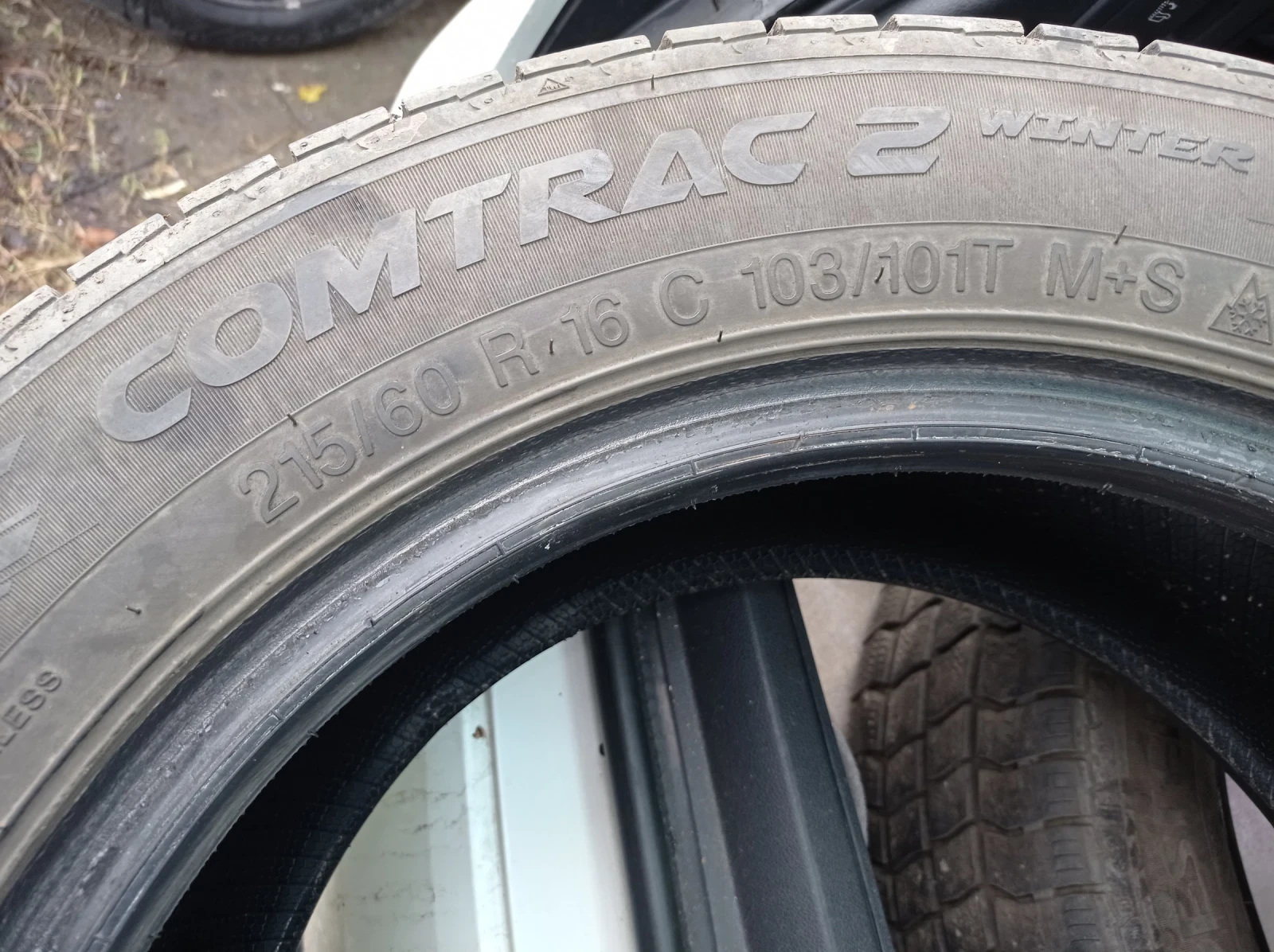 Гуми Зимни 215/60R16, снимка 2 - Гуми и джанти - 53925672