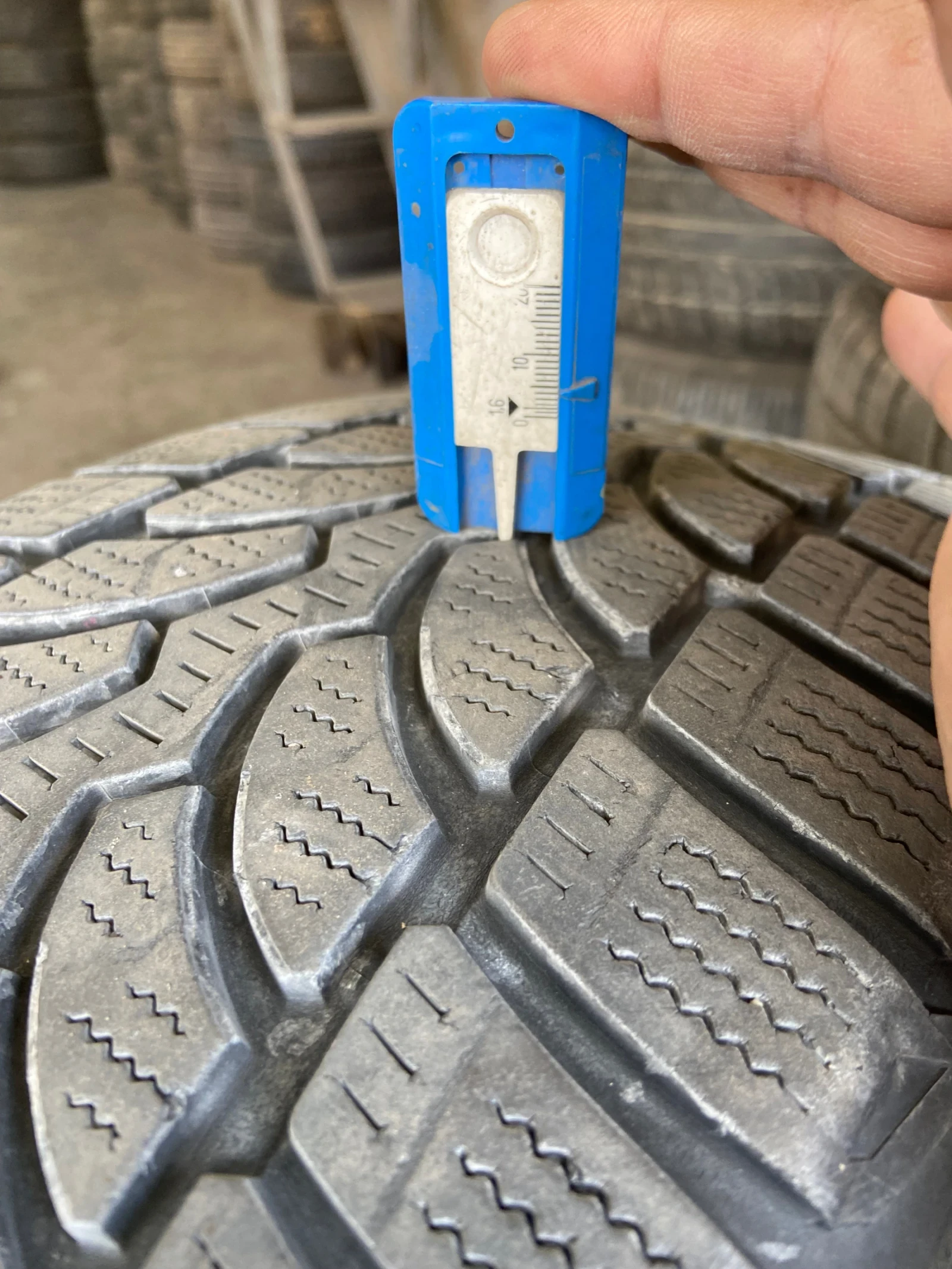 ���� � ������ 225/60R18 �� Dodge Challenger | Mobile.bg � ����������� 4