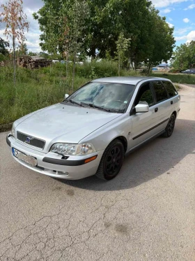 ������ Volvo V40