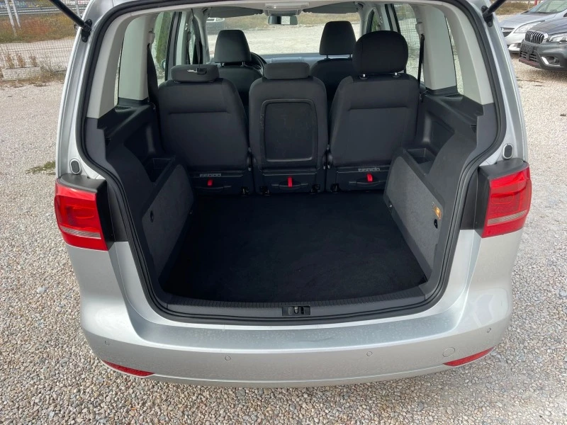 VW Touran 1.6TD-КЛИМАТРОНИК, снимка 9 - Автомобили и джипове - 49575775