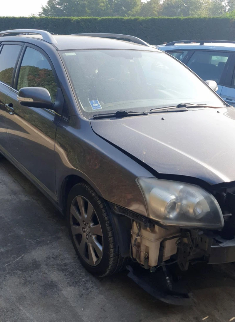 Toyota Avensis 2.0 D-4D, снимка 1 - Автомобили и джипове - 43162550