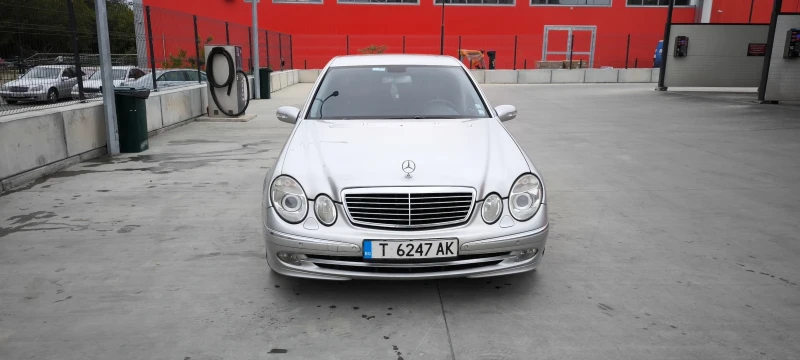 Mercedes-Benz E 270, снимка 4 - Автомобили и джипове - 47291876