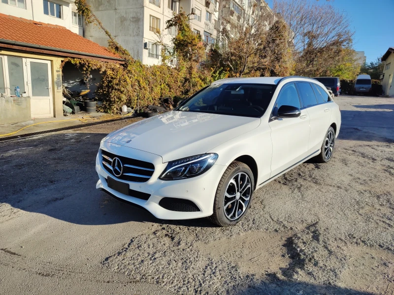 Mercedes-Benz C 220, снимка 1 - Автомобили и джипове - 47887812