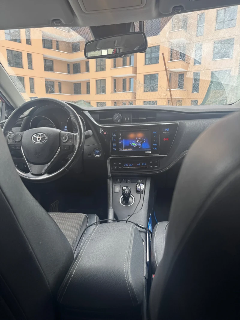 Toyota Auris, снимка 6 - Автомобили и джипове - 48675597