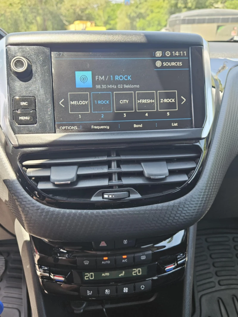 Peugeot 208, снимка 6 - Автомобили и джипове - 52496443