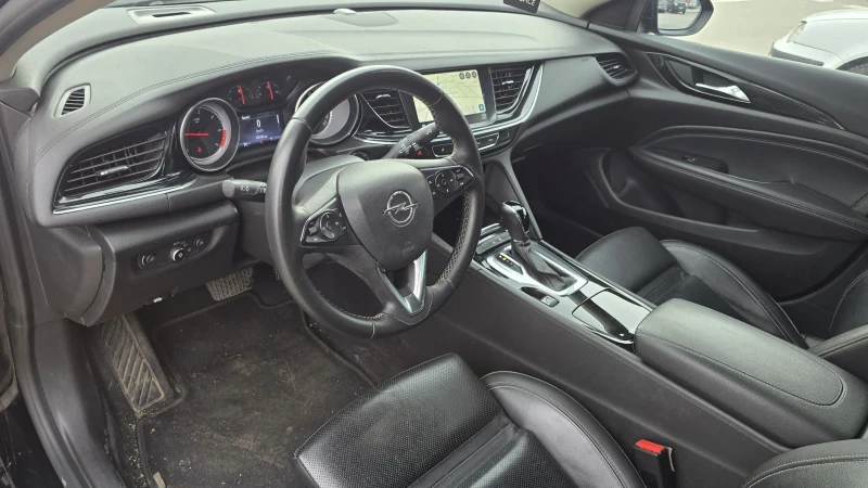 Opel Insignia 1.6 cdti Matrix, снимка 9 - Автомобили и джипове - 52643339