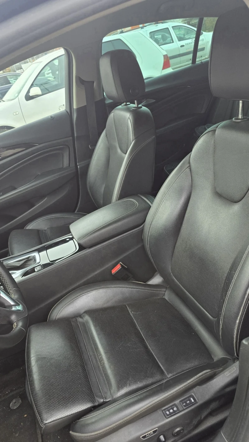 Opel Insignia 1.6 cdti Matrix, снимка 10 - Автомобили и джипове - 52643339