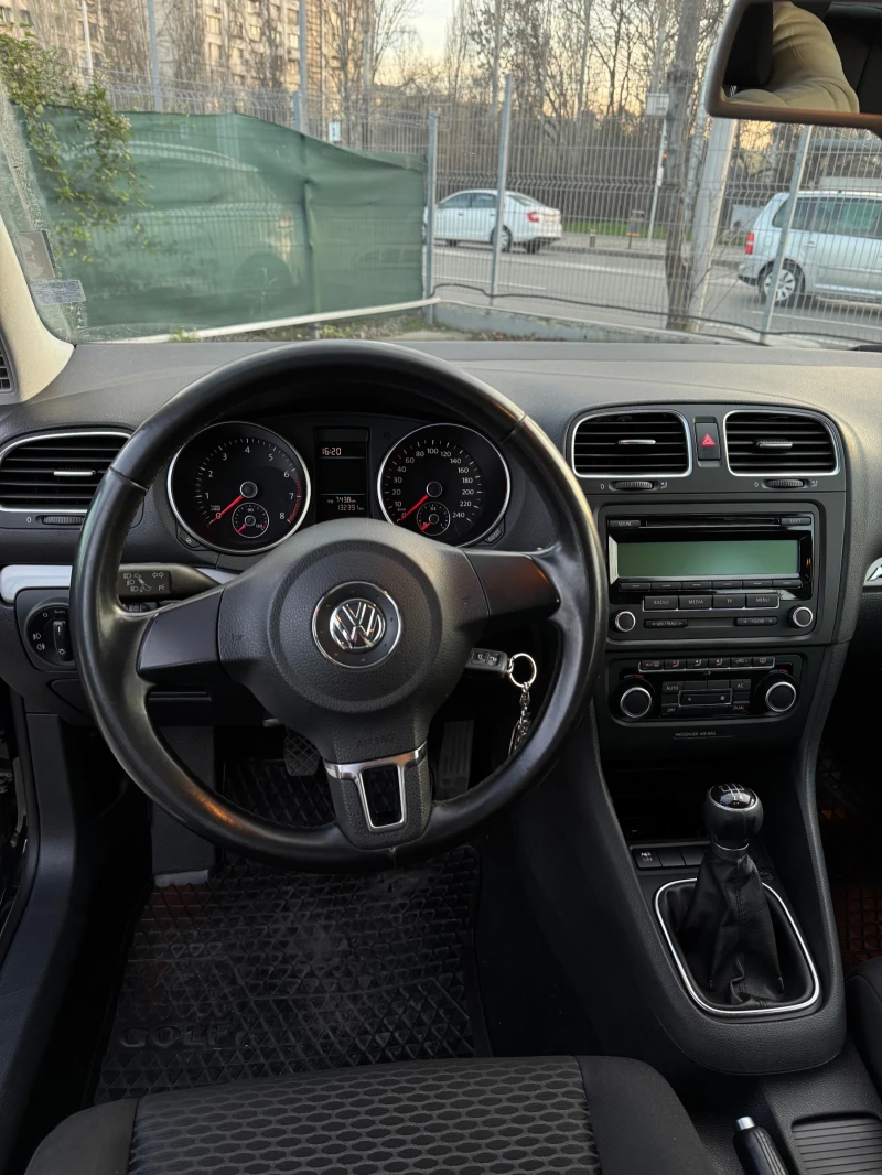 VW Golf 1.2 TSI, снимка 11 - Автомобили и джипове - 52817765