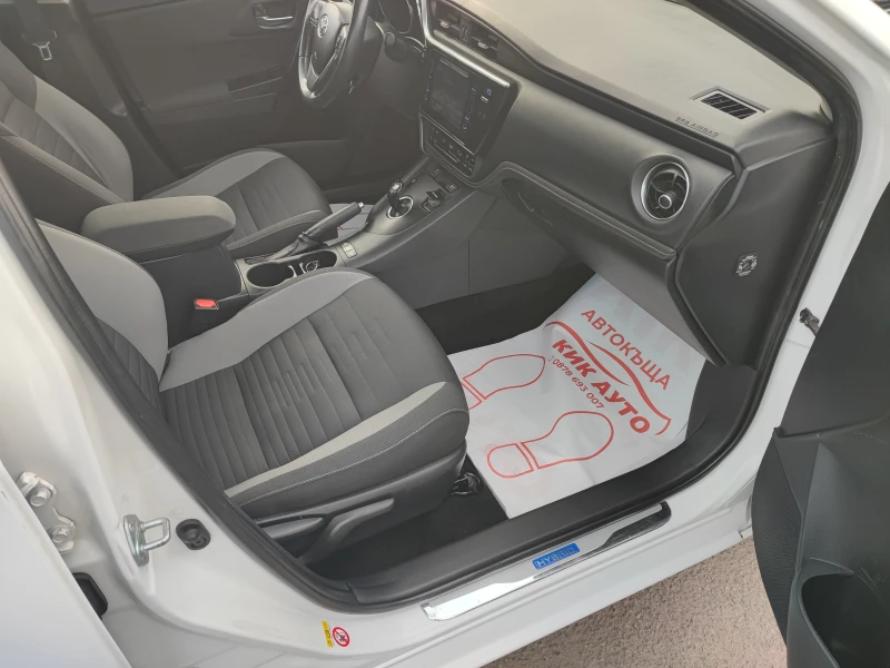 Toyota Auris 1.8 HYBRID-99ks, снимка 8 - Автомобили и джипове - 52825069