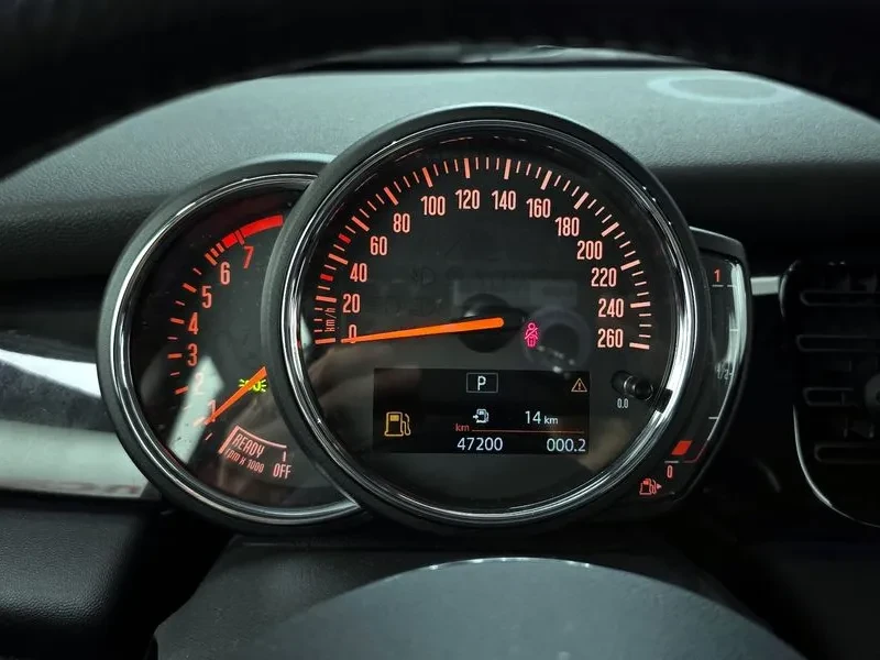 Mini Cooper Classic, снимка 8 - Автомобили и джипове - 55936349