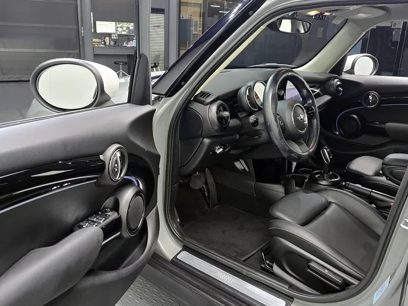 Mini Cooper Classic, снимка 11 - Автомобили и джипове - 55936349