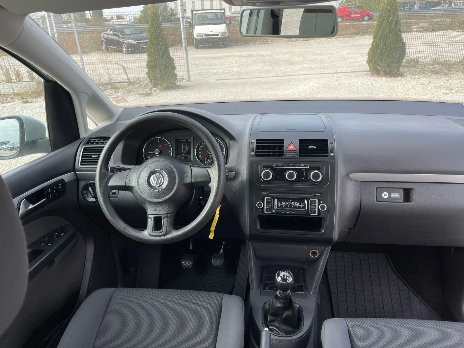 VW Touran 1.6TD-КЛИМАТРОНИК - изображение 10