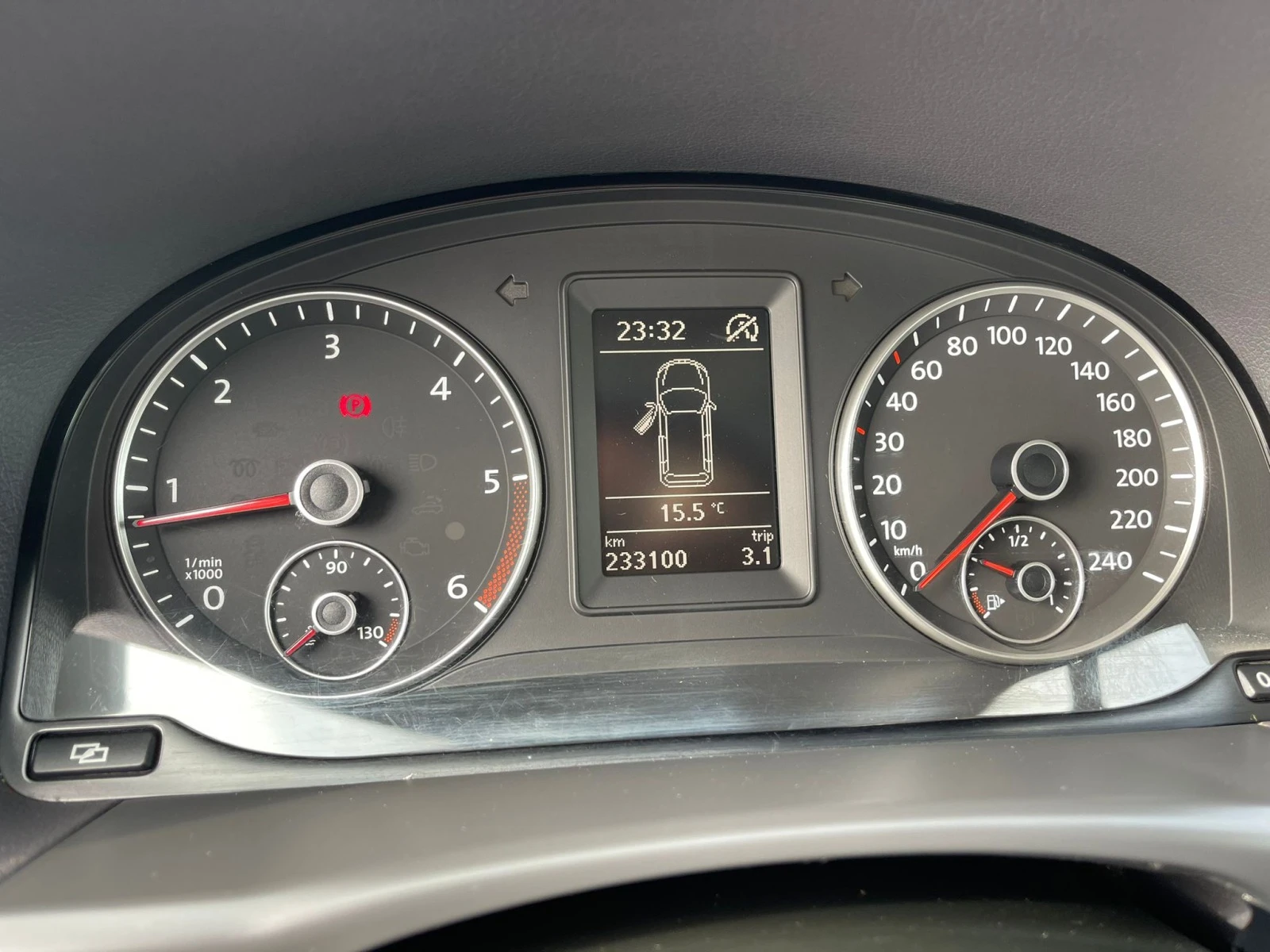 VW Touran 1.6TD-КЛИМАТРОНИК | Mobile.bg — изображение 11