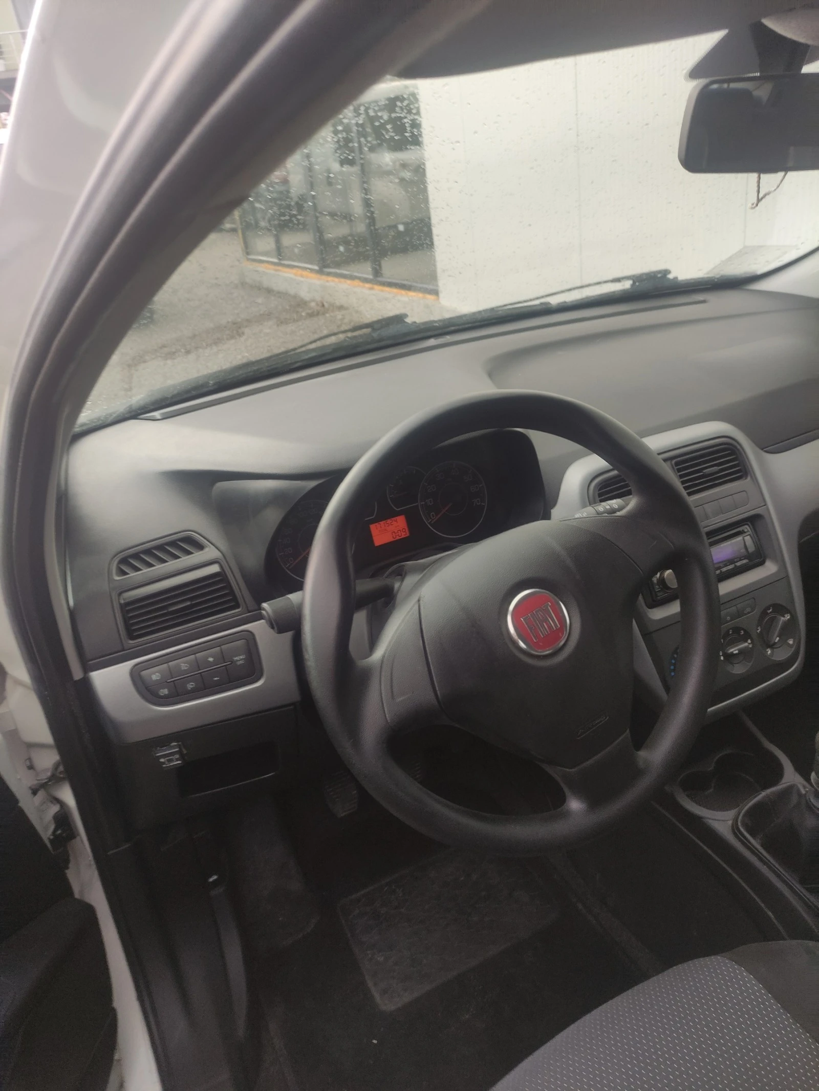 Fiat Punto 1.4 газ бензин  | Mobile.bg — изображение 12