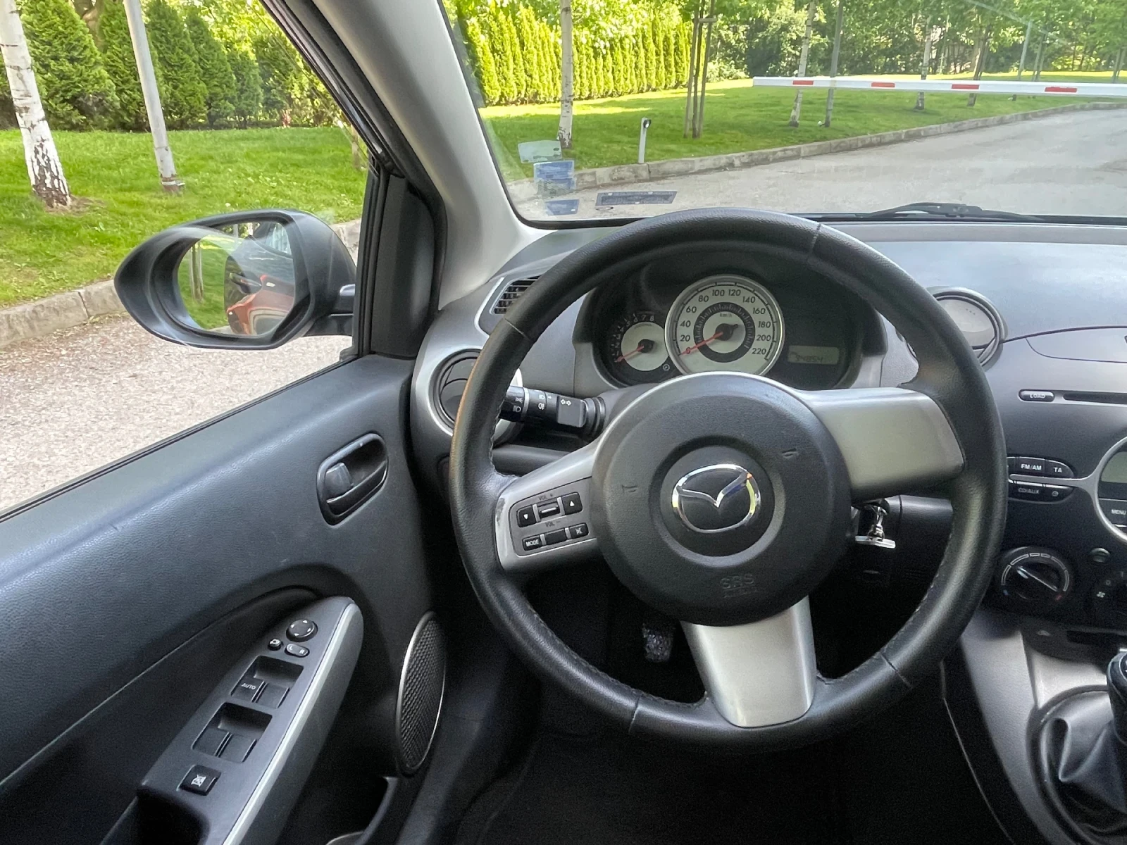 Mazda 2  - изображение 6