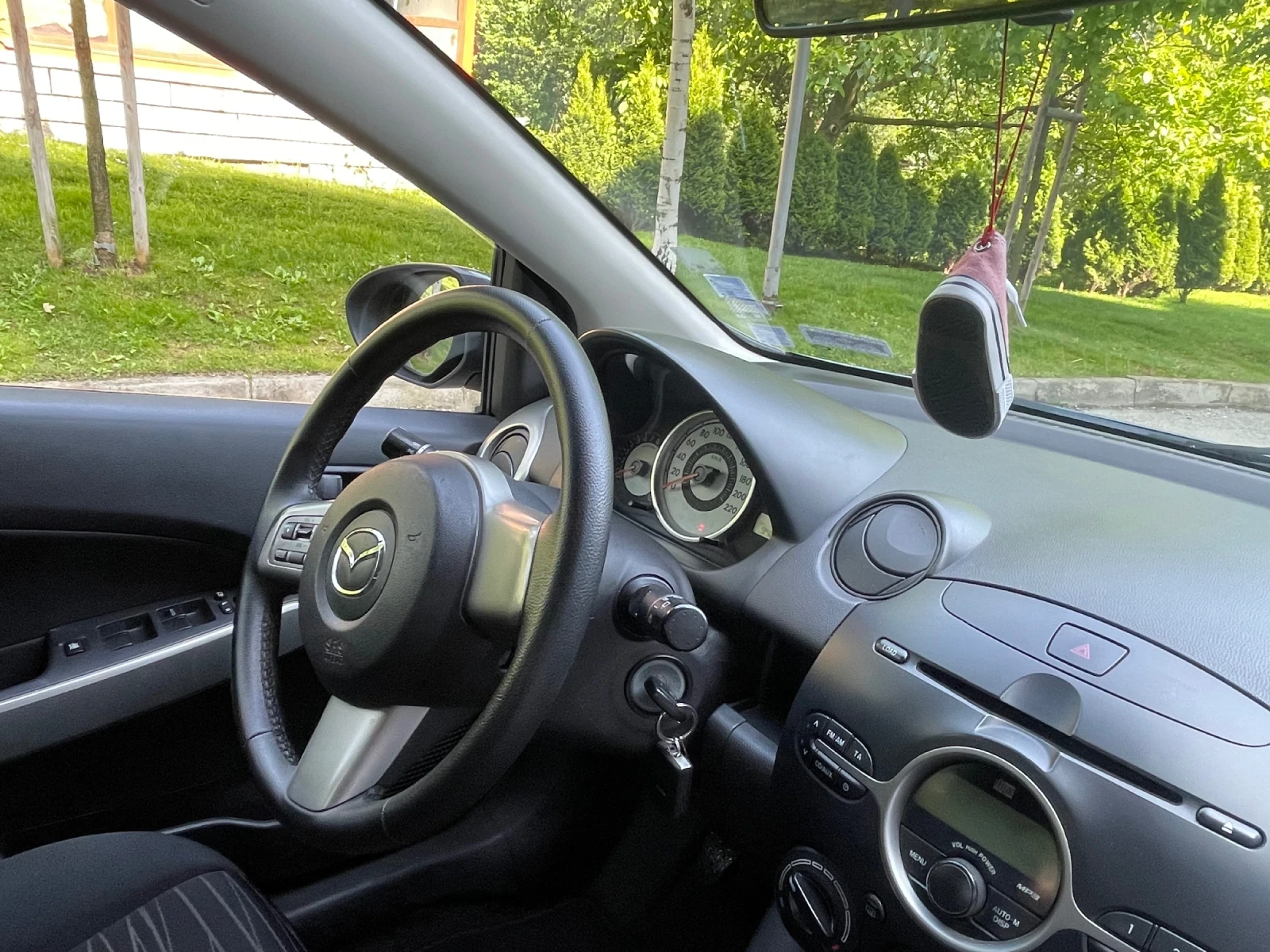 Mazda 2  - изображение 9